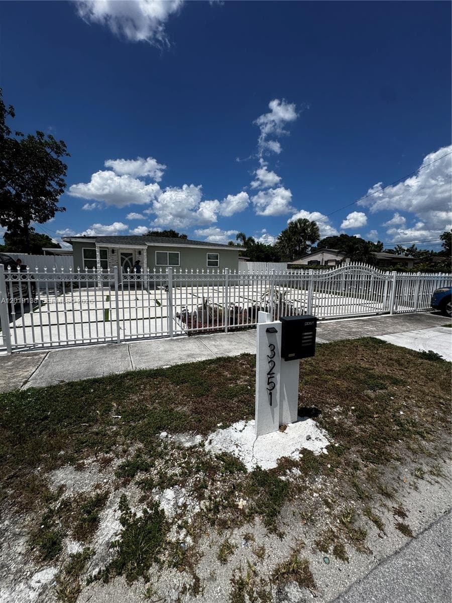 3251 NW 177th Ter, Miami Gardens FL 33056 — 36