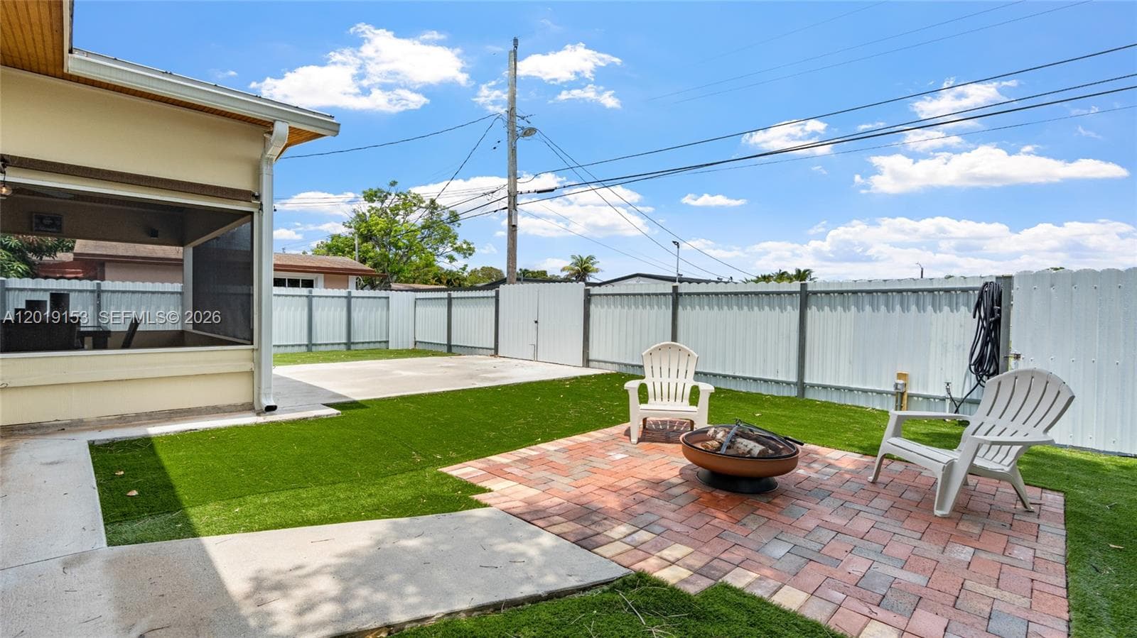 341 E 58th St, Hialeah FL 33013 — 52