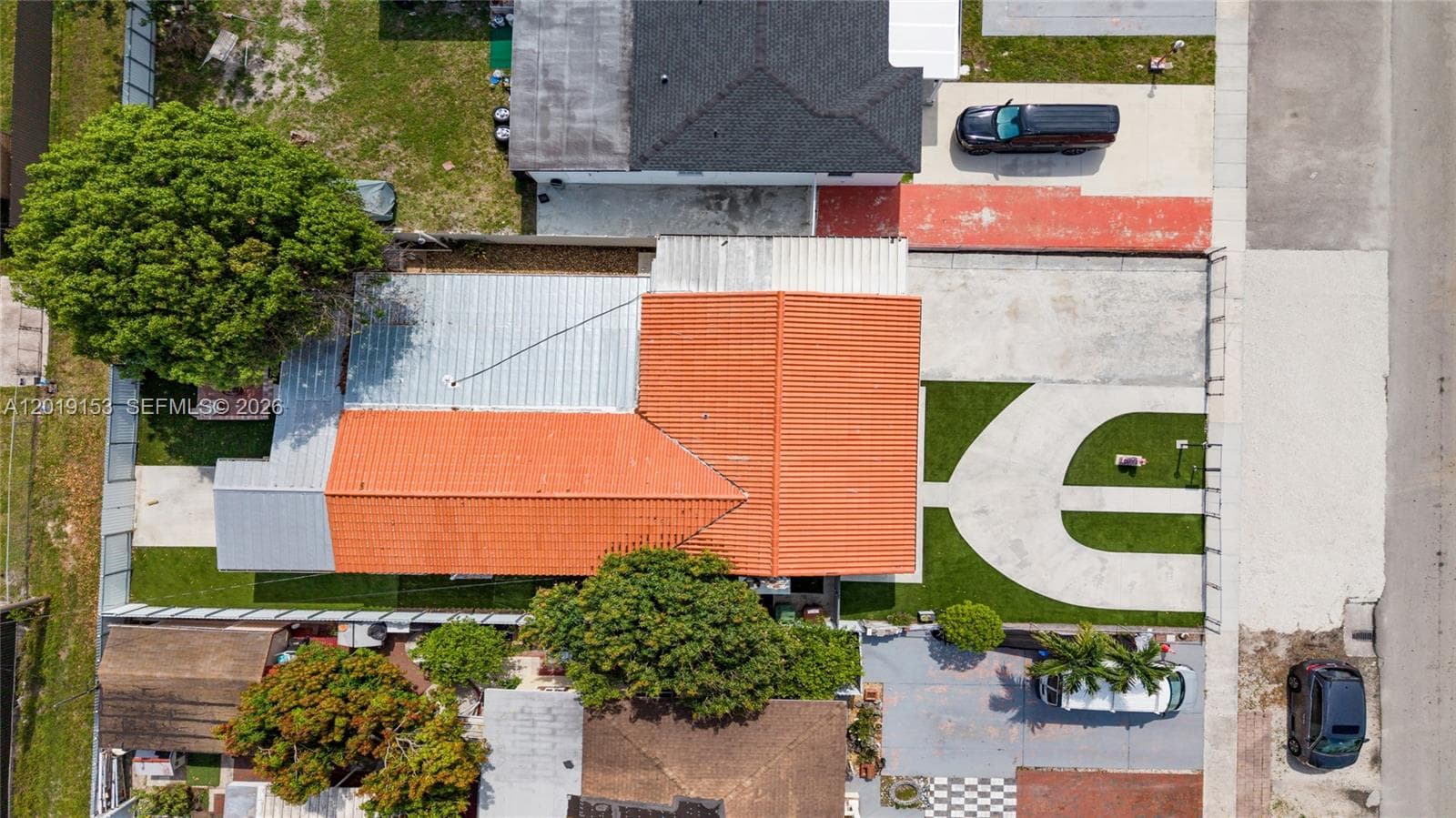 341 E 58th St, Hialeah FL 33013 — 54