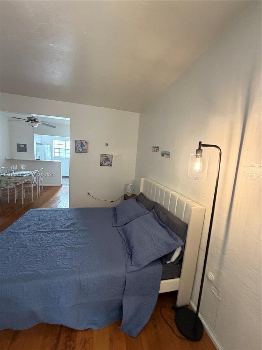 Lincoln Place Condo, Miami Beach, FL — 2
