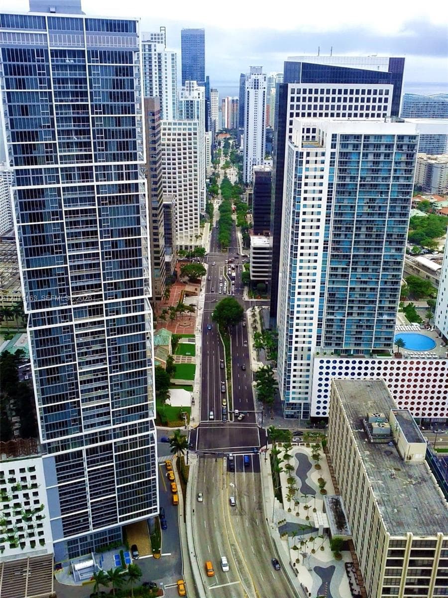 200 Biscayne Boulevard Way # 4904, Miami FL 33131 — 1