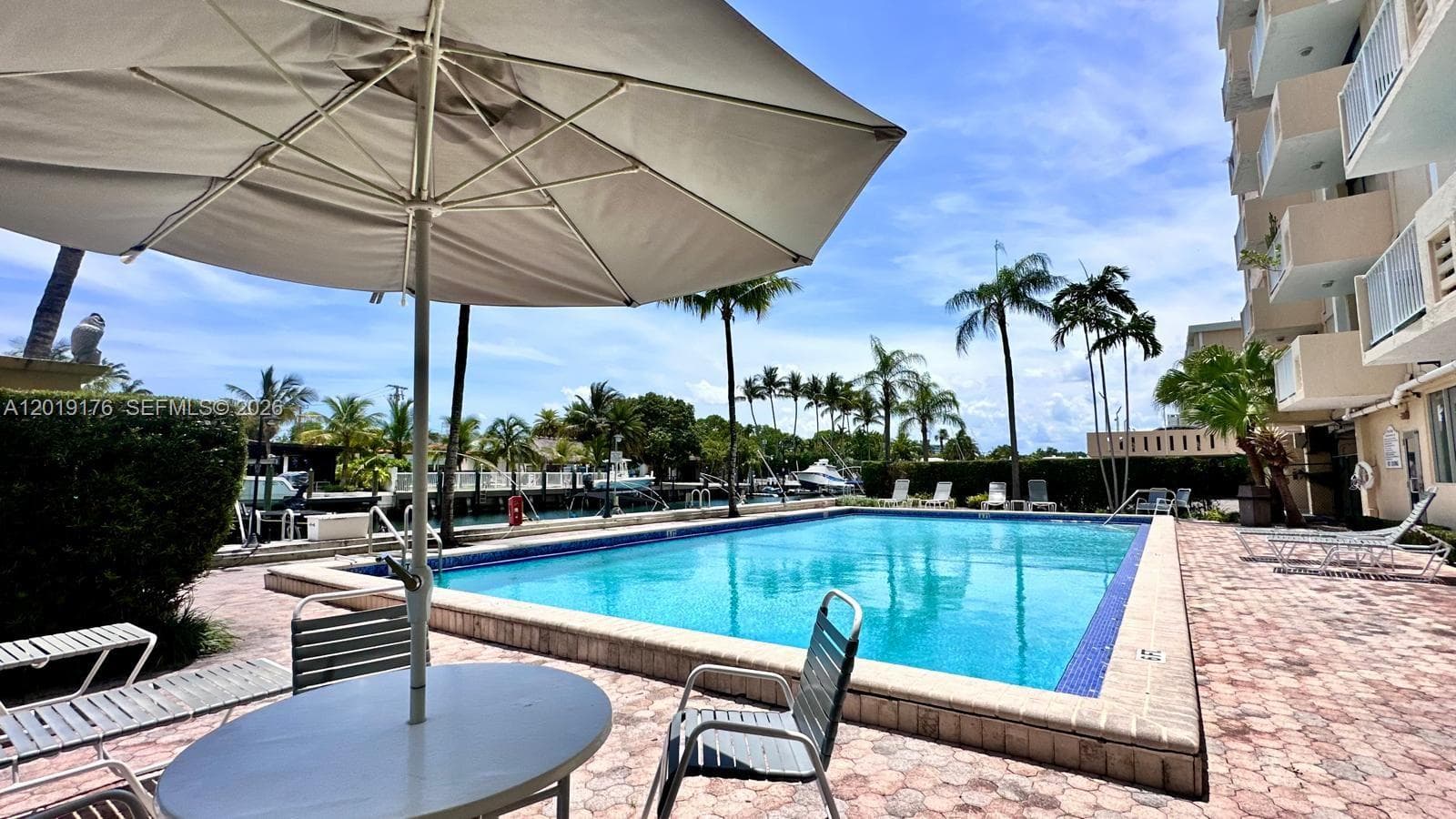 Vecino Del Mar Condo, North Miami, FL — 12