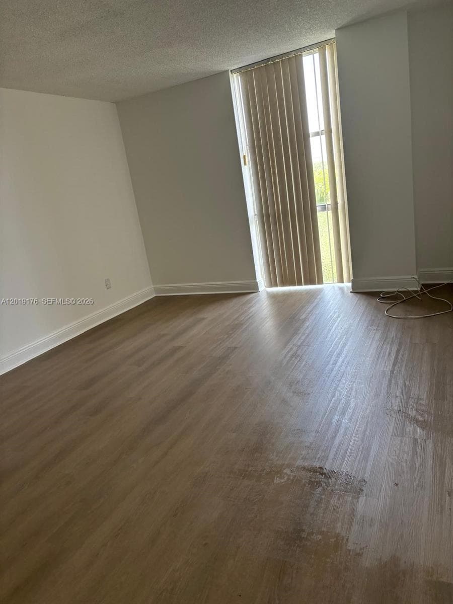 Vecino Del Mar Condo, North Miami, FL — 7