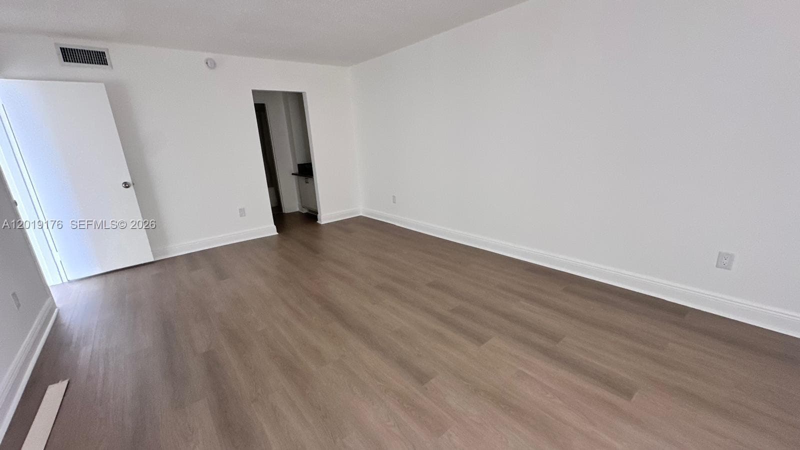 Vecino Del Mar Condo, North Miami, FL — 32