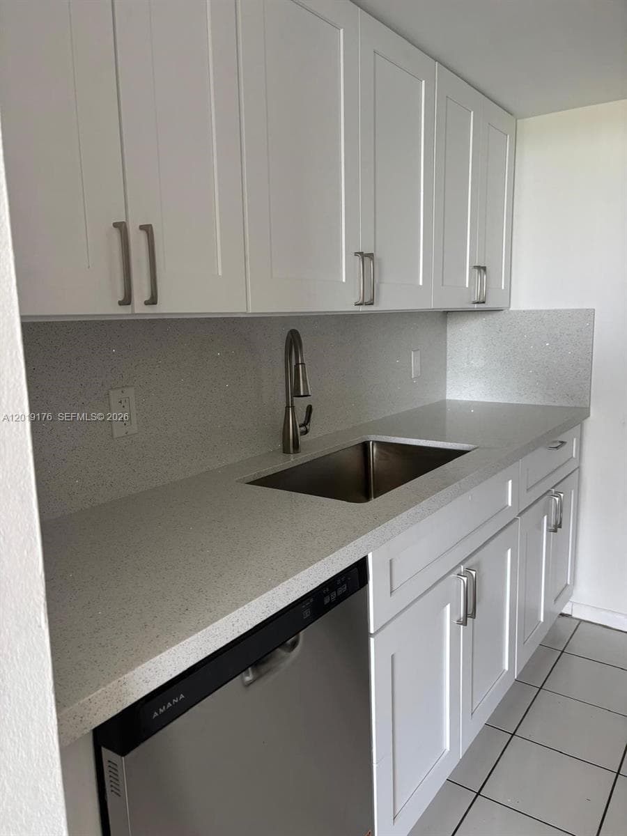 Vecino Del Mar Condo, North Miami, FL — 1