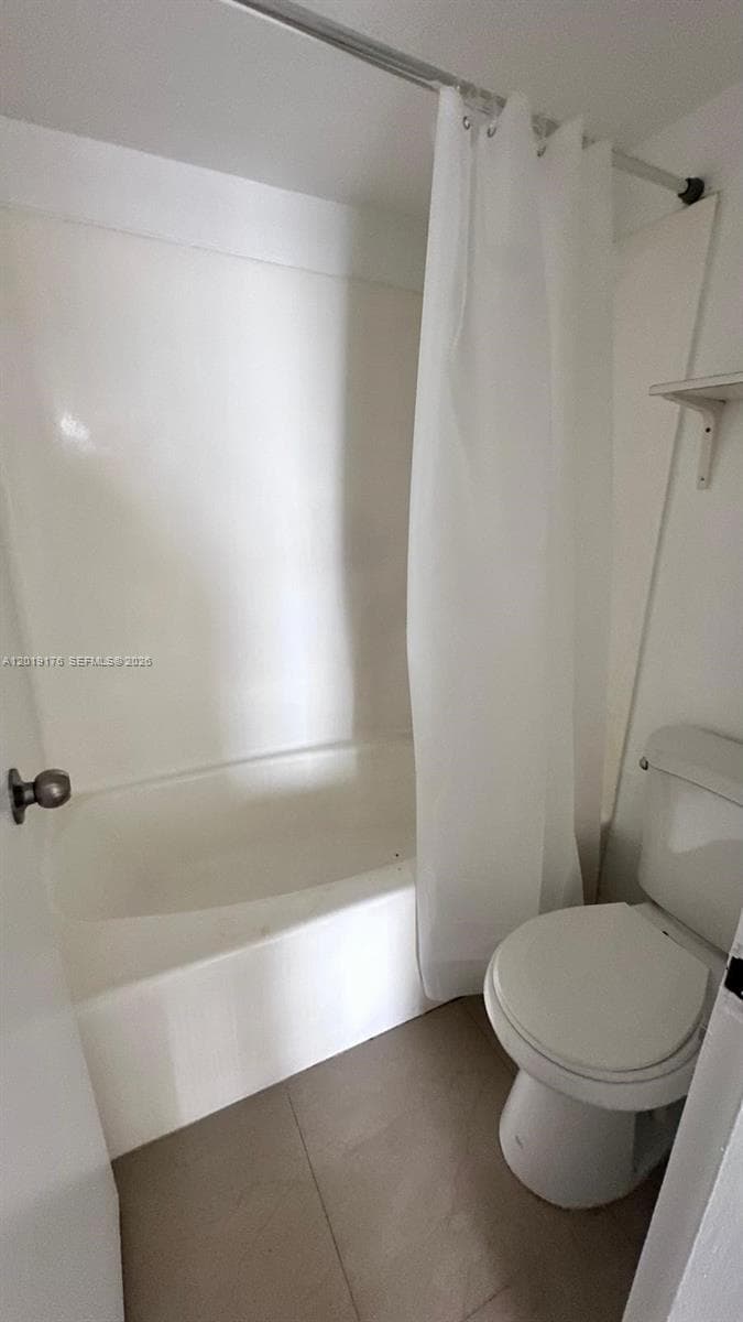 Vecino Del Mar Condo, North Miami, FL — 30