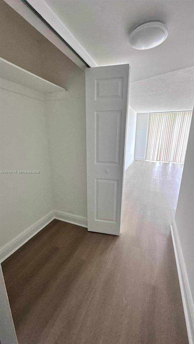 Vecino Del Mar Condo, North Miami, FL — 33