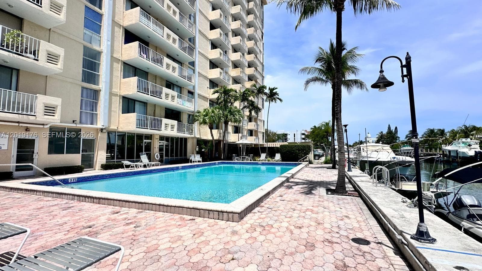 Vecino Del Mar Condo, North Miami, FL — 11