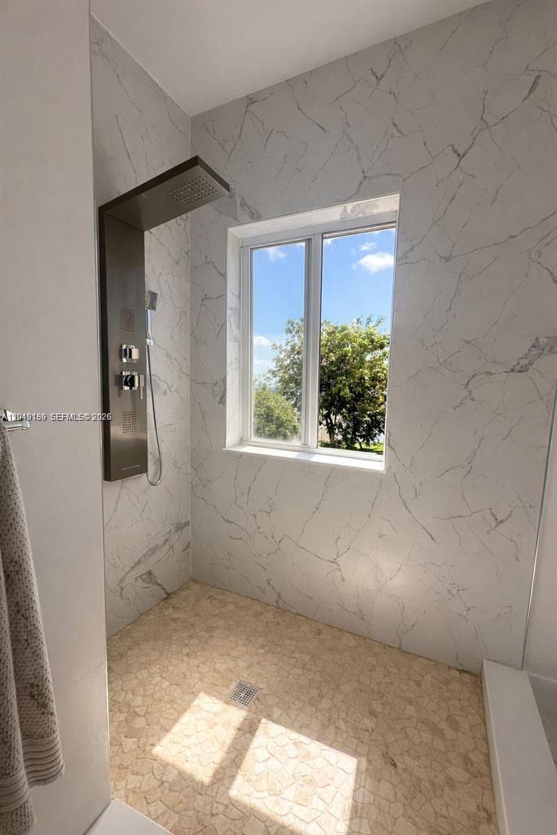 4124 NE 30th St, Homestead FL 33033 — 16