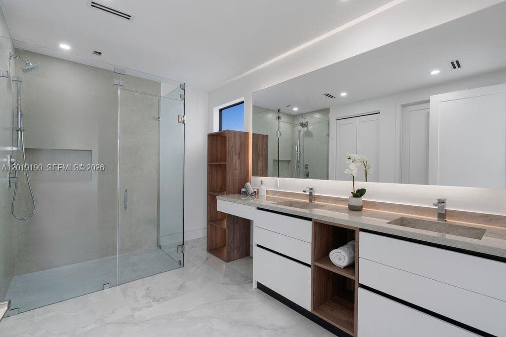 2265 SW 4 St, Miami FL 33135 — 16