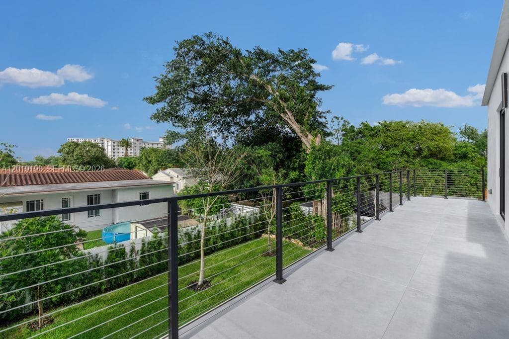 2265 SW 4 St, Miami FL 33135 — 24