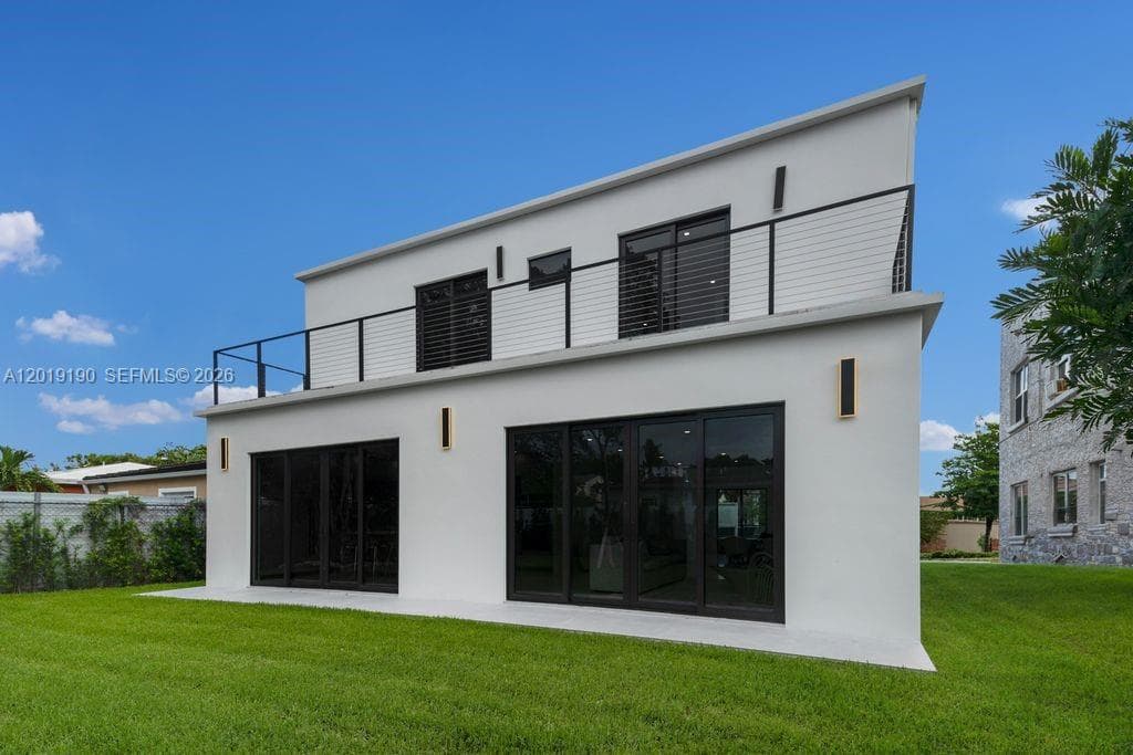 2265 SW 4 St, Miami FL 33135 — 30