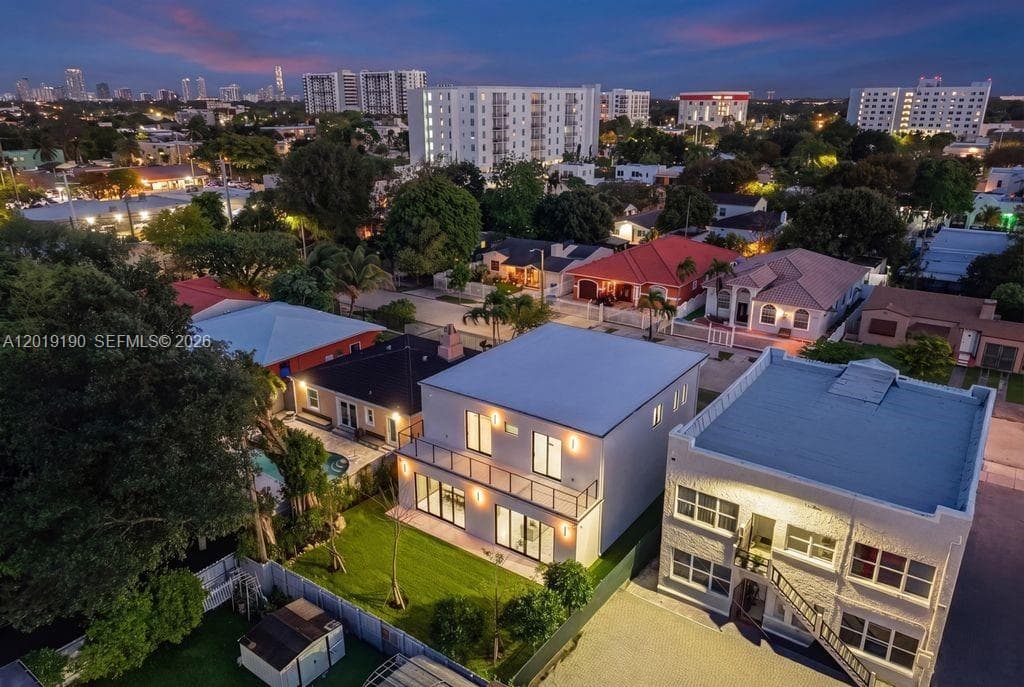 2265 SW 4 St, Miami FL 33135 — 37