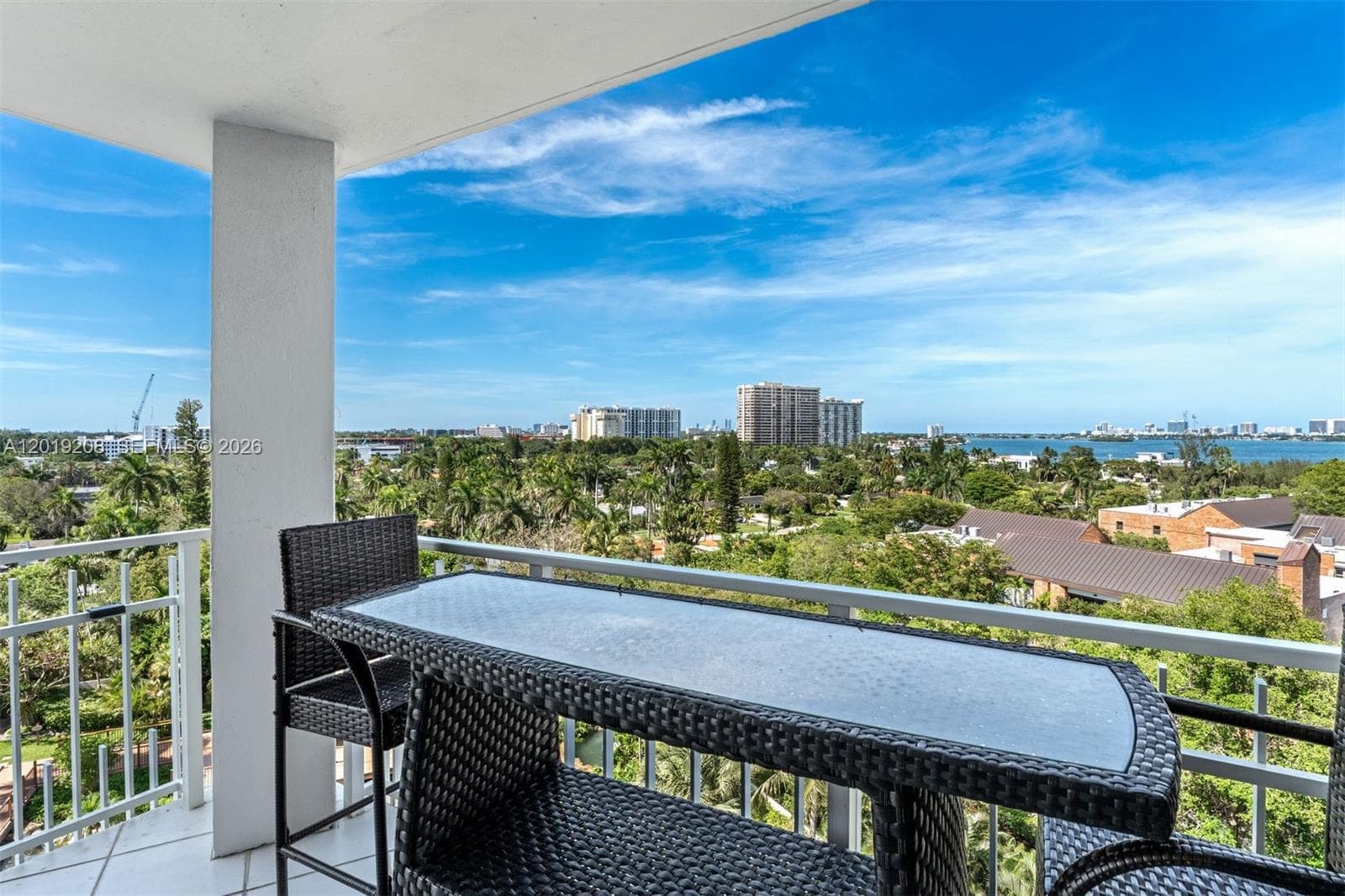 1000 Quayside Ter # 901, Miami FL 33138 — 26