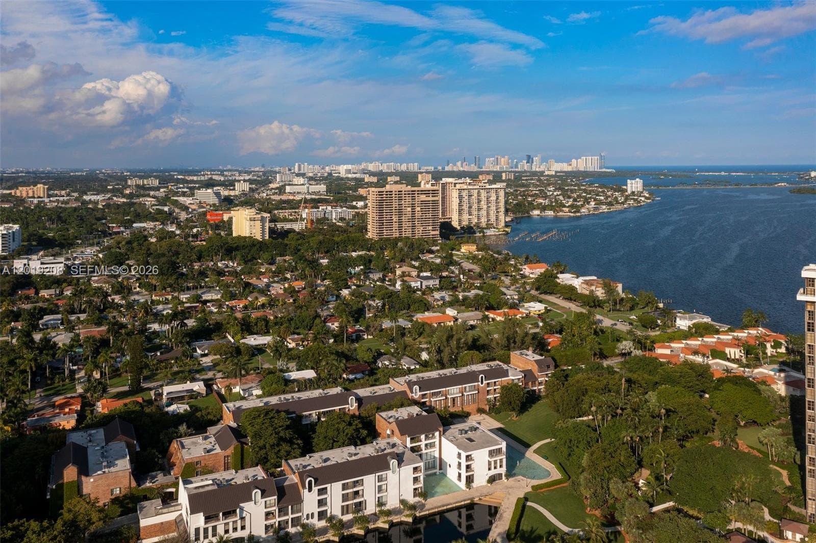 1000 Quayside Ter # 901, Miami FL 33138 — 30