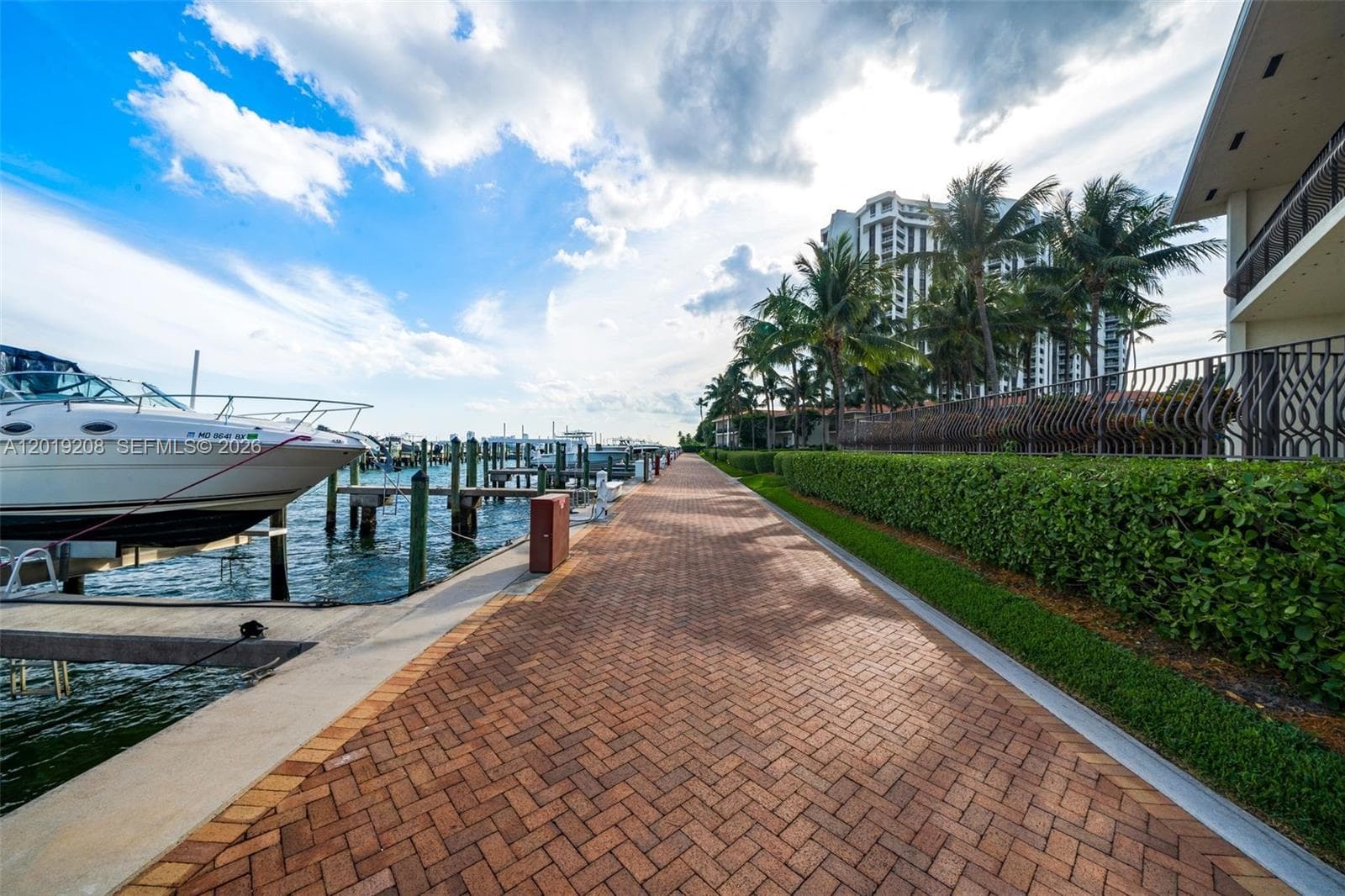 1000 Quayside Ter # 901, Miami FL 33138 — 51
