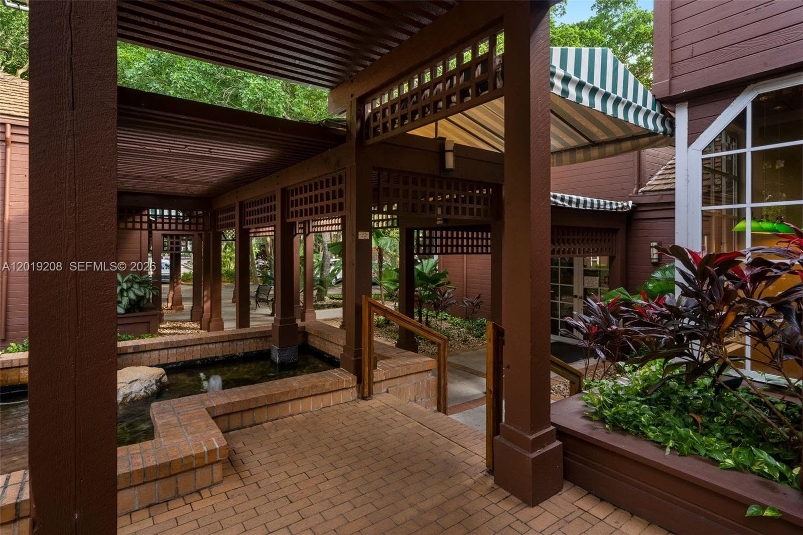 1000 Quayside Ter # 901, Miami FL 33138 — 37