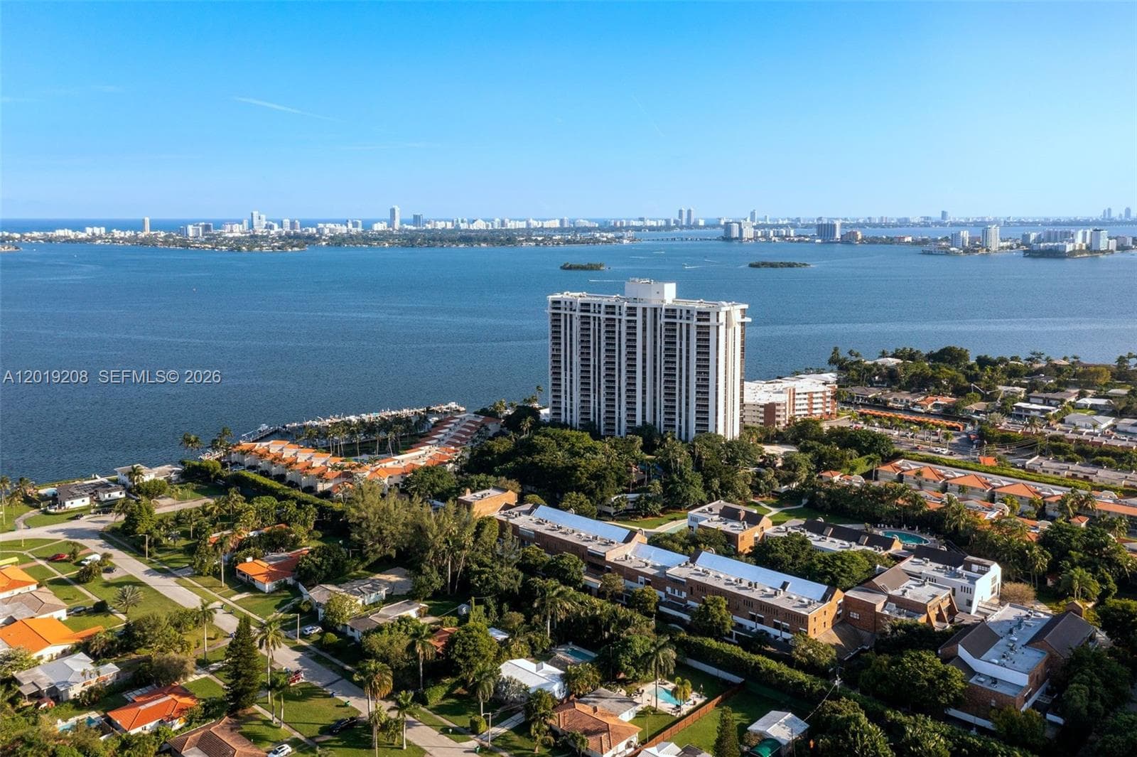 1000 Quayside Ter # 901, Miami FL 33138 — 31