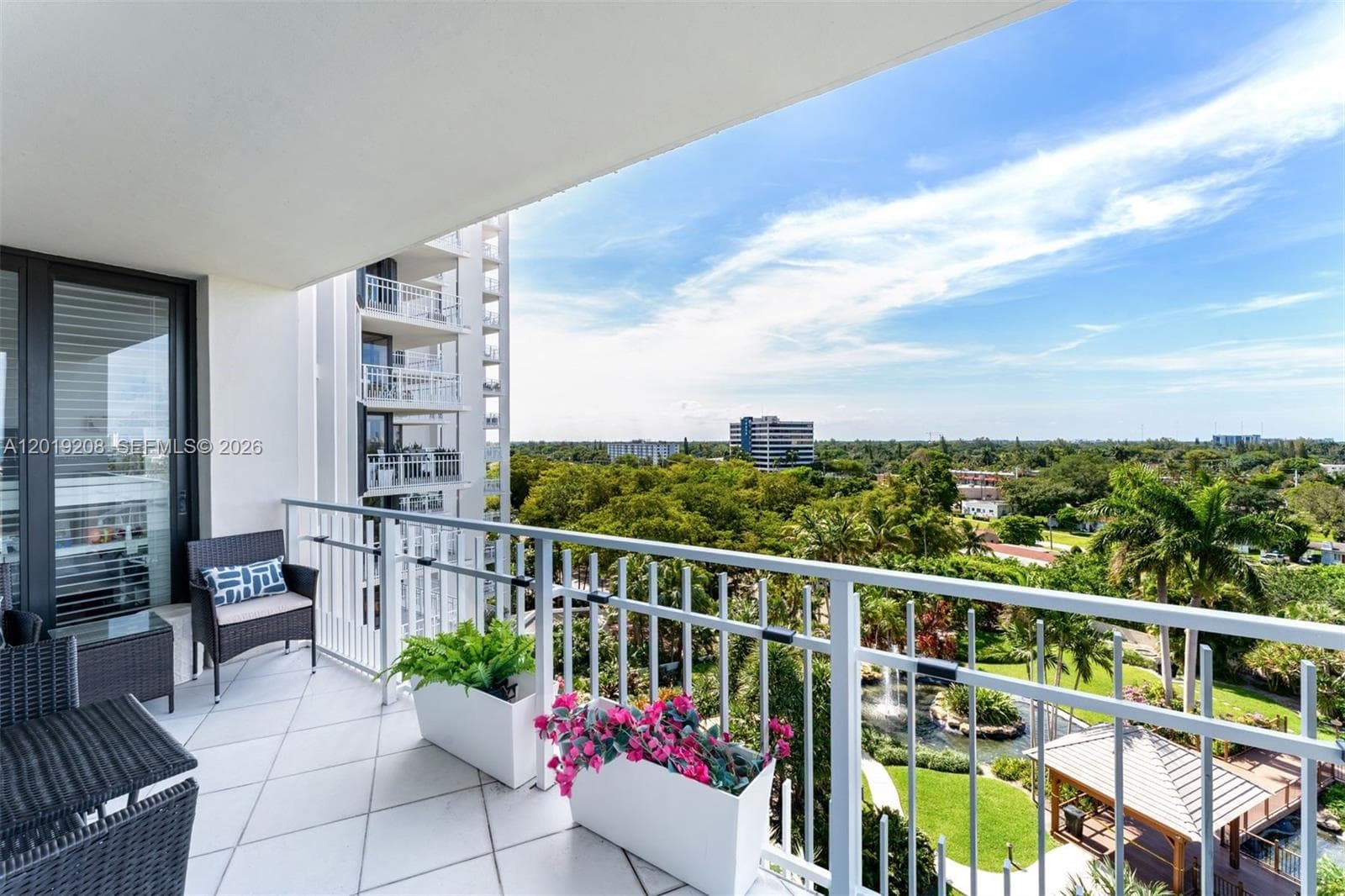 1000 Quayside Ter # 901, Miami FL 33138 — 25