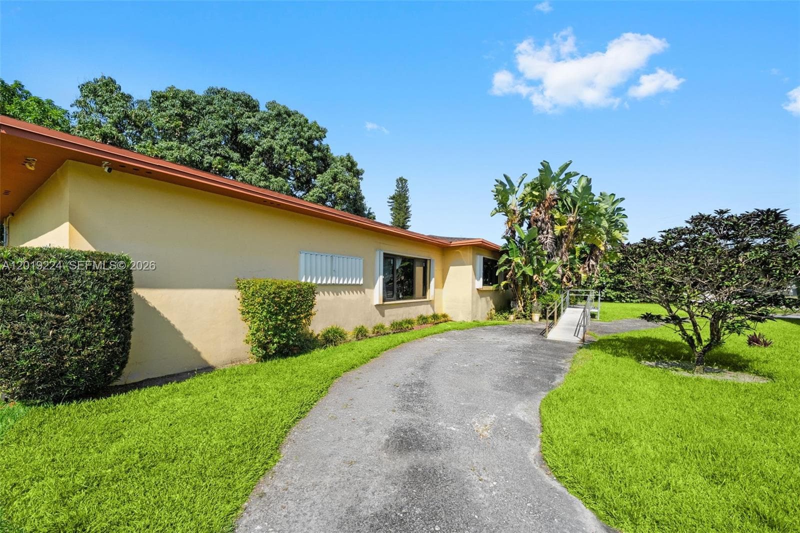 511 Dunad Ave, Opa-Locka FL 33054 — 6