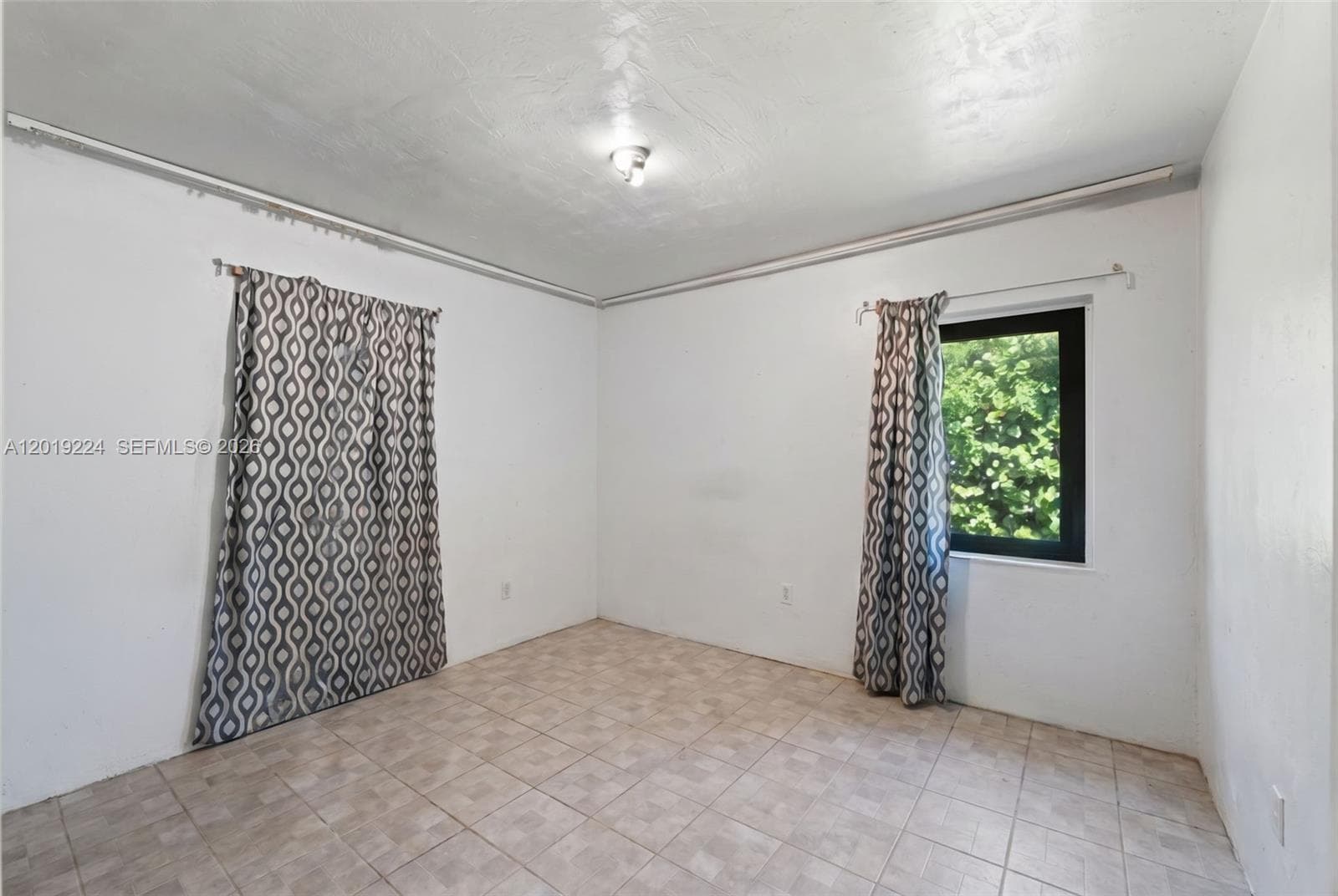 511 Dunad Ave, Opa-Locka FL 33054 — 25
