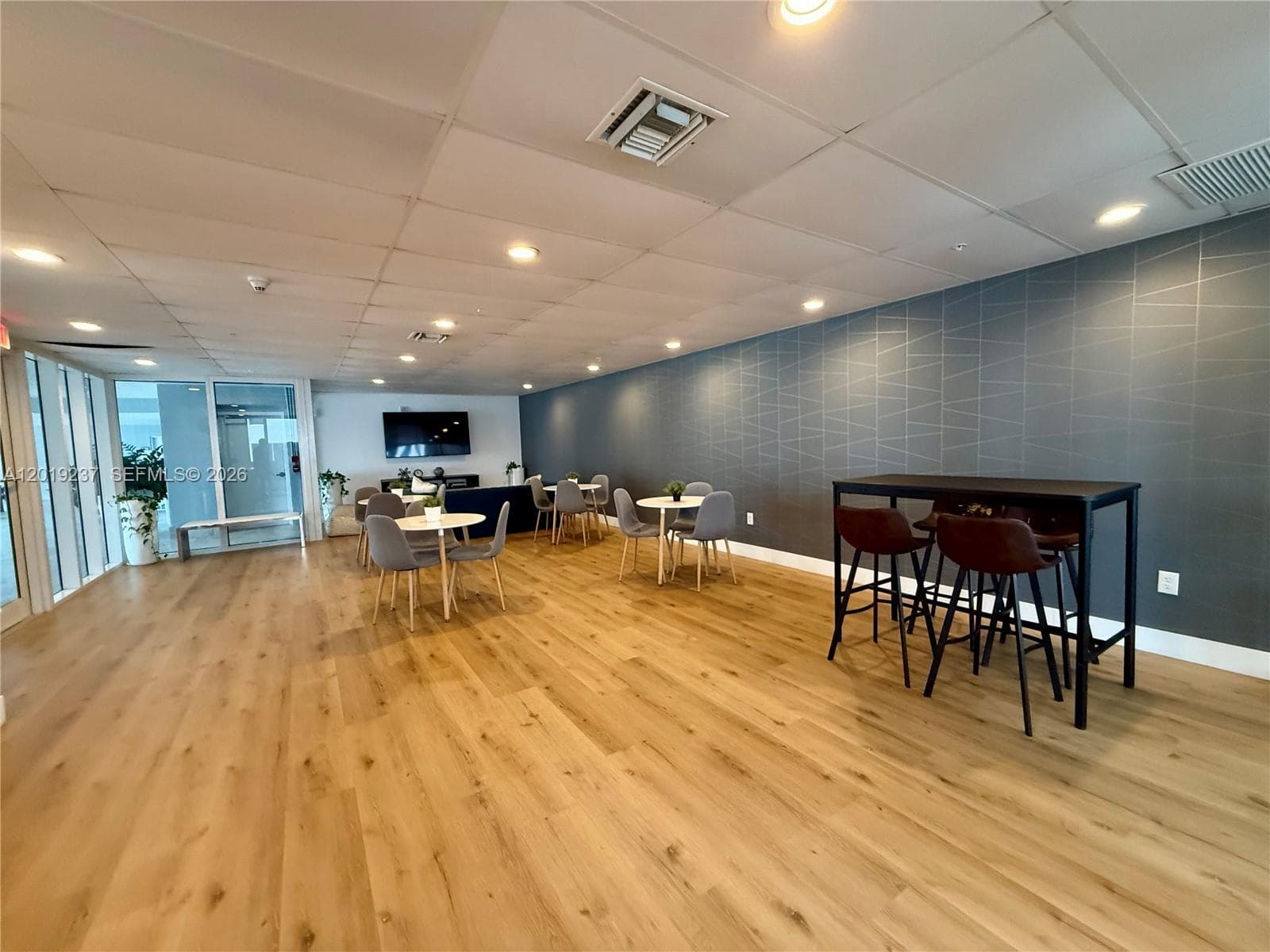 170 SE 14th St # 1205, Miami FL 33131 — 24