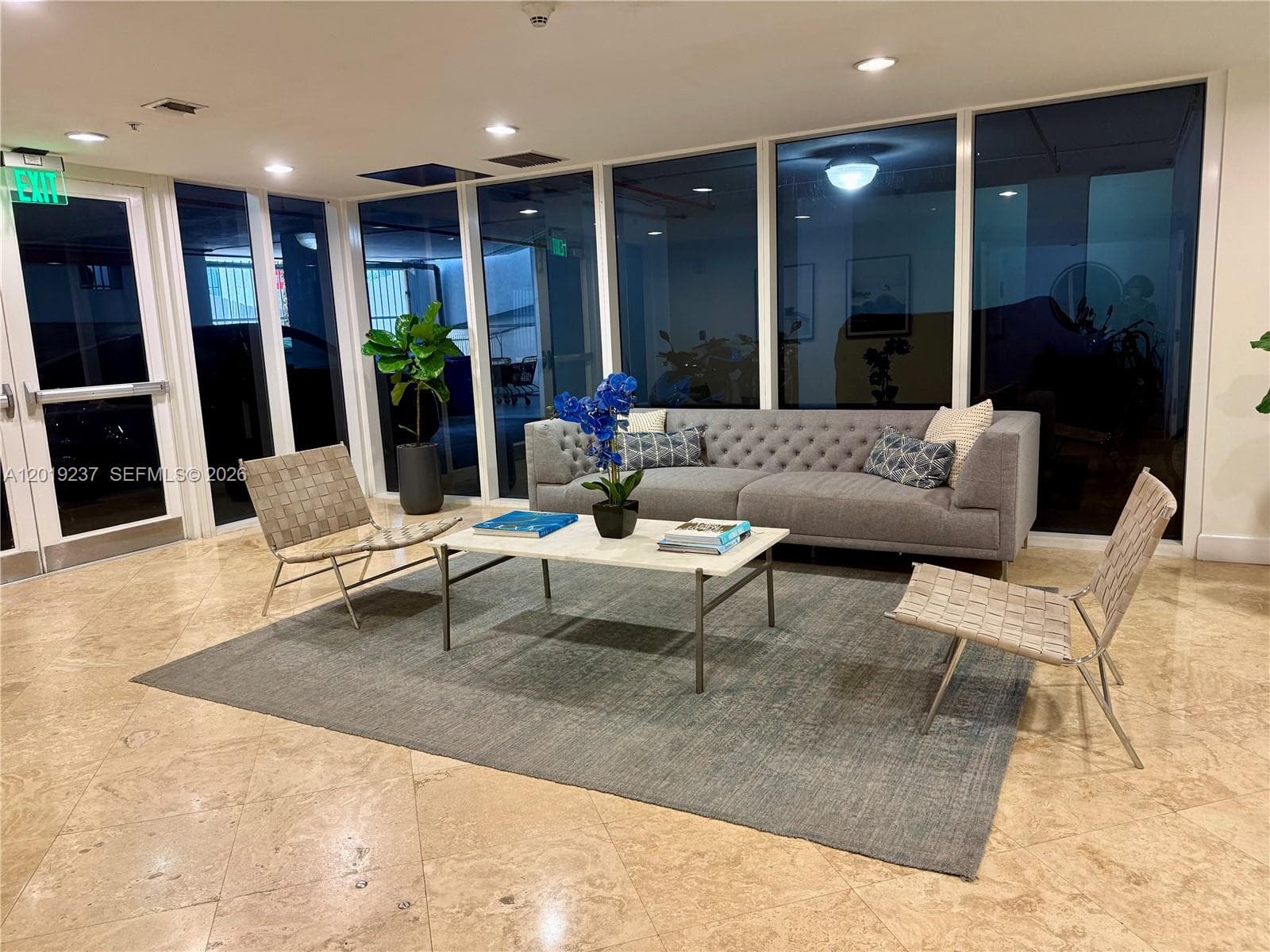170 SE 14th St # 1205, Miami FL 33131 — 44