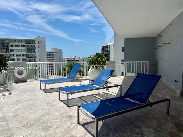 170 SE 14th St # 1205, Miami FL 33131 — 29