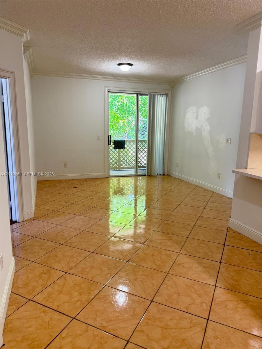 18328 NW 68th Ave, Hialeah FL 33015 — 9