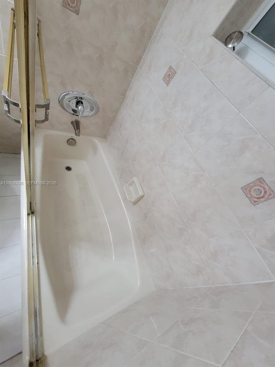 5780 SW 61st St # 5780, Miami FL 33143 — 6