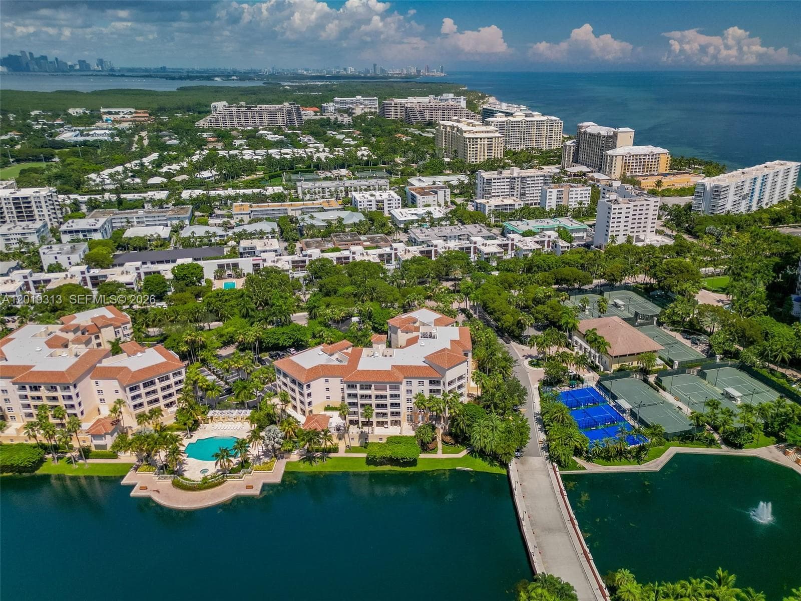 713 Crandon Blvd # 404, Key Biscayne FL 33149 — 33