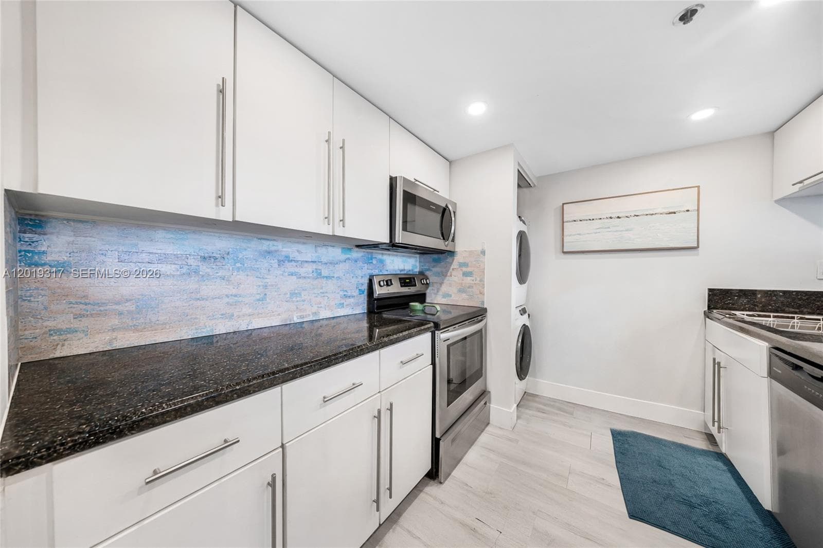 7601 E Treasure Dr # 923, North Bay Village FL 33141 — 8