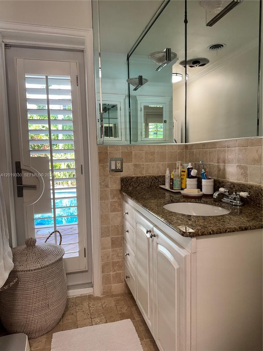 125 W Sunrise Ave, Coral Gables FL 33133 — 16