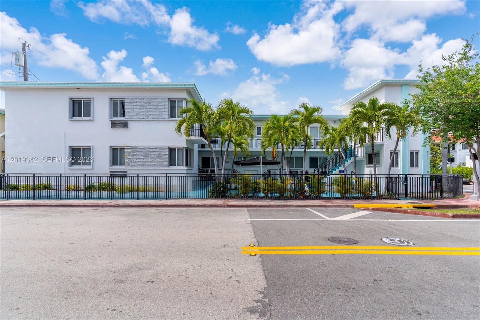 8100 Harding Ave # 514, Miami Beach FL 33141 — 27