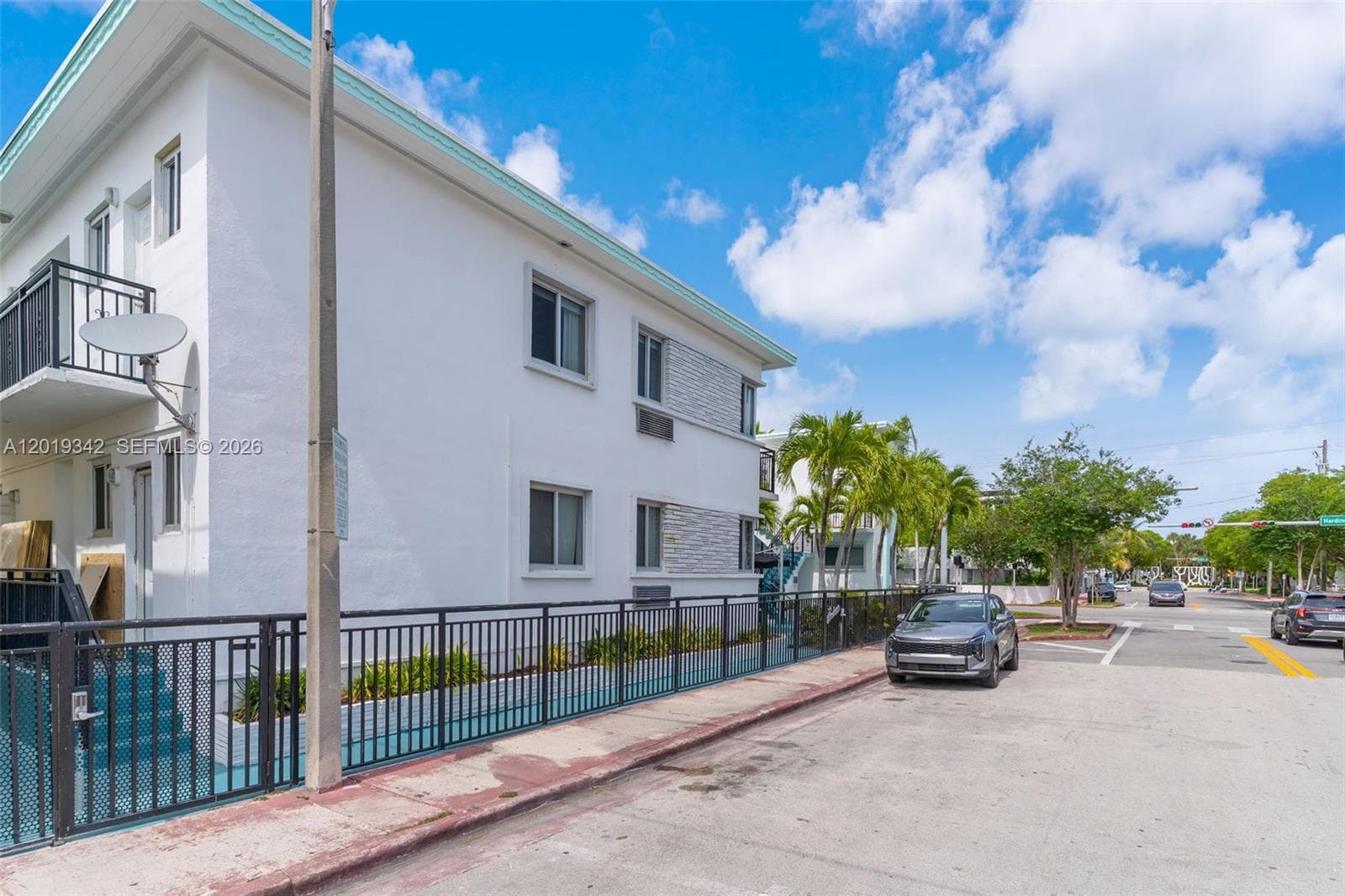 8100 Harding Ave # 514, Miami Beach FL 33141 — 26