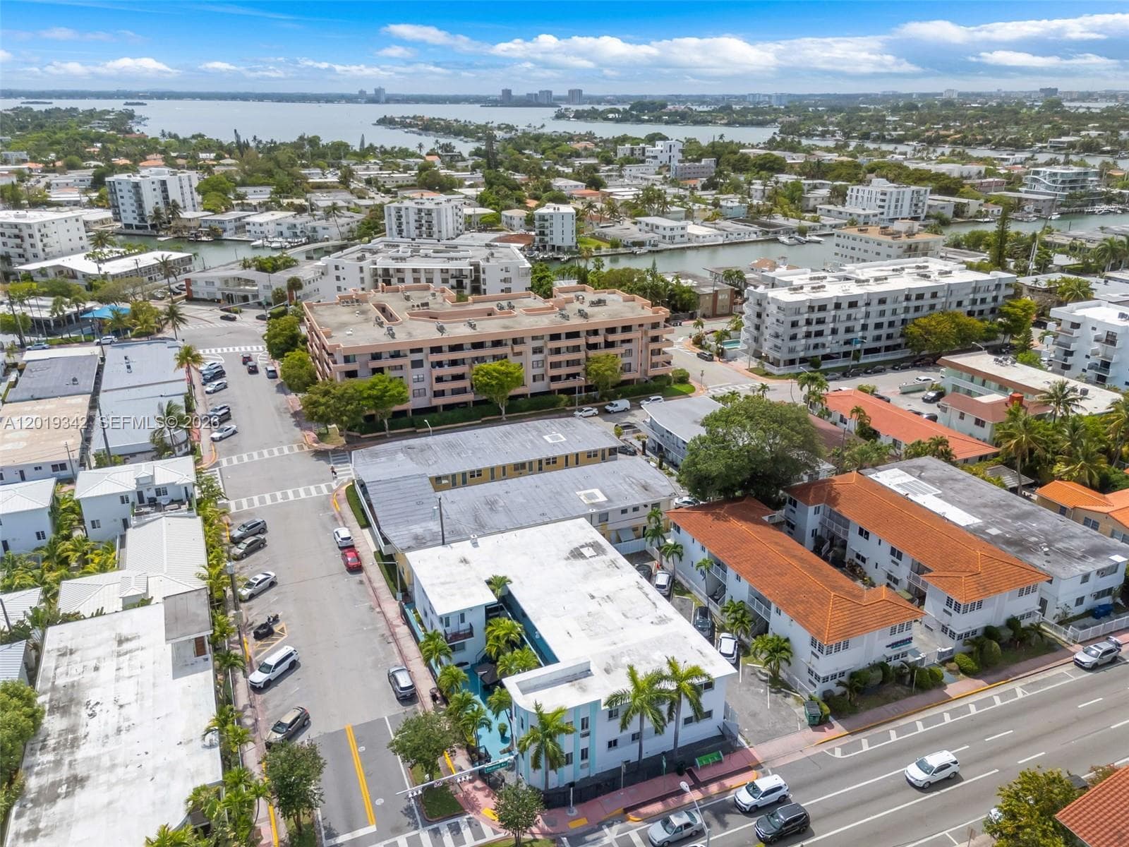 8100 Harding Ave # 514, Miami Beach FL 33141 — 25