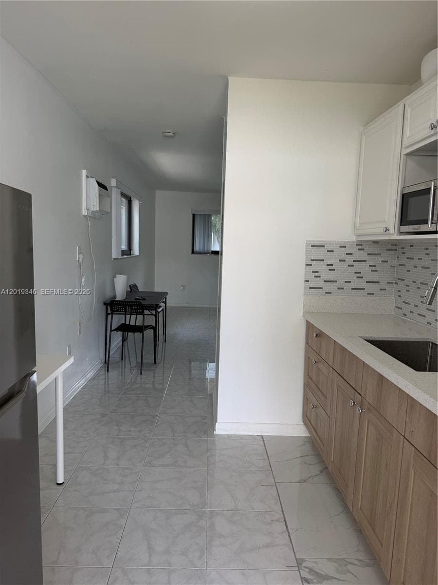 18510 Atlantic Blvd, Sunny Isles Beach FL 33160 — 2