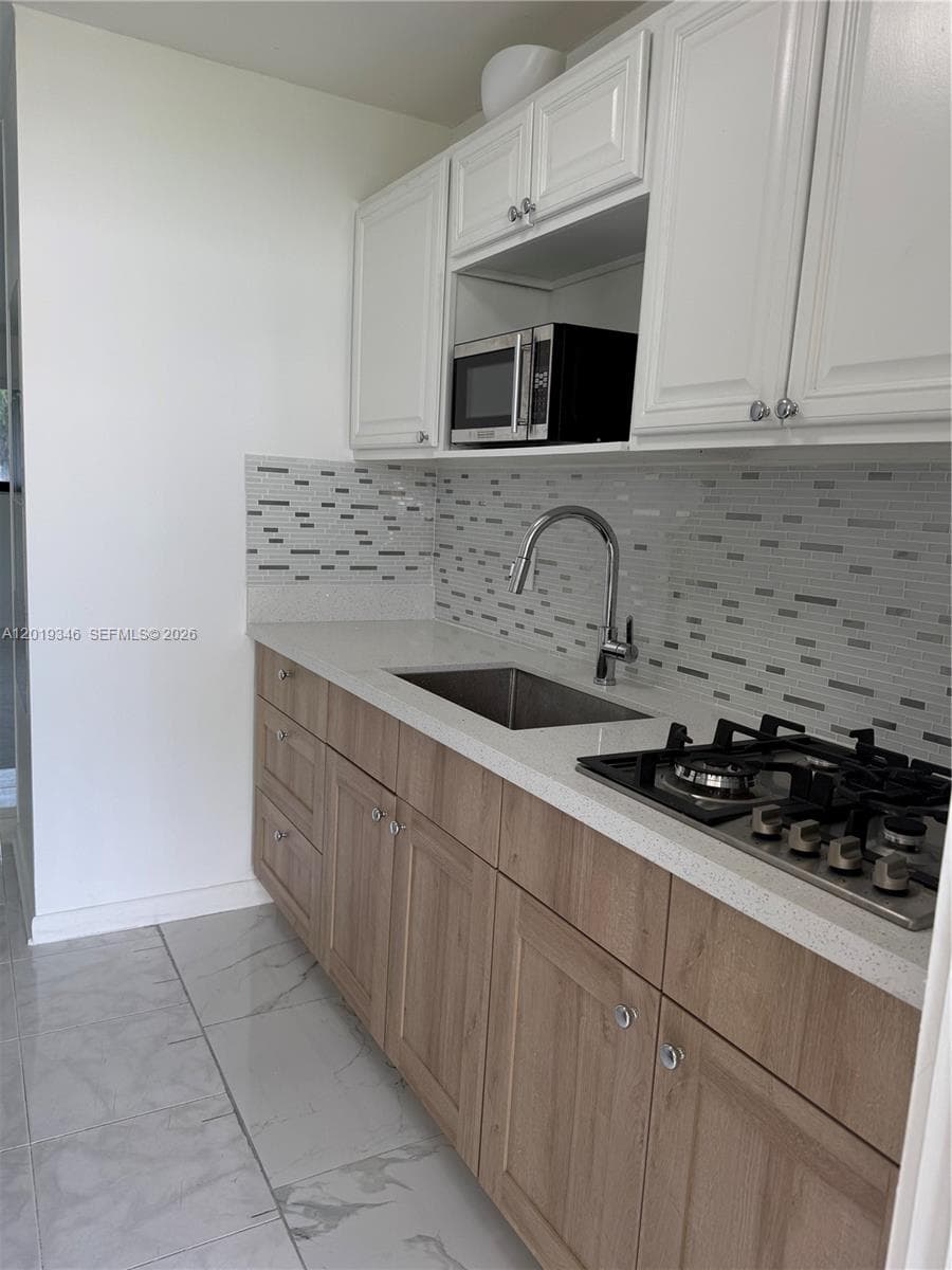 18510 Atlantic Blvd, Sunny Isles Beach FL 33160 — 3