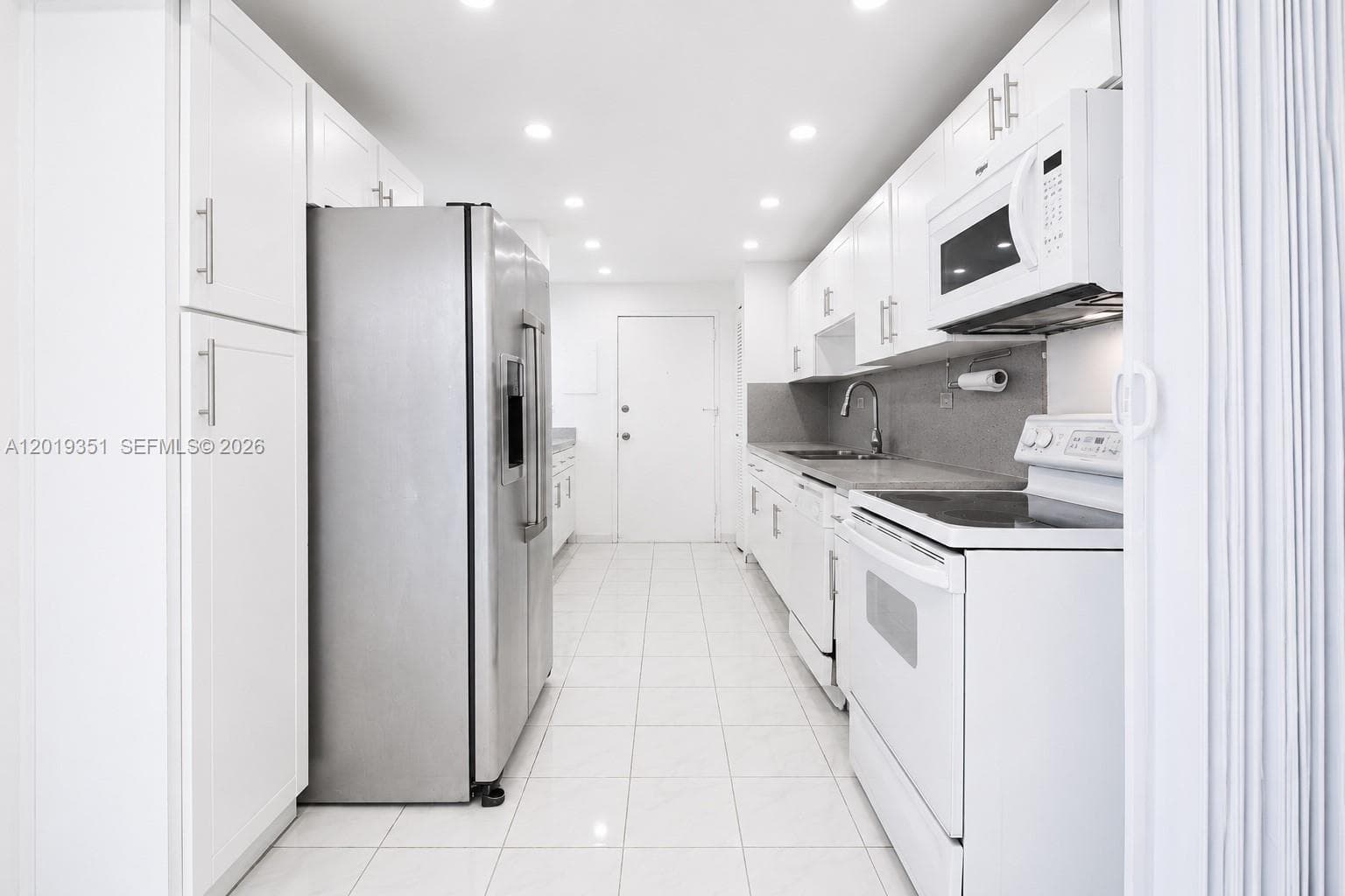 7135 Collins Ave # 912, Miami Beach FL 33141 — 13