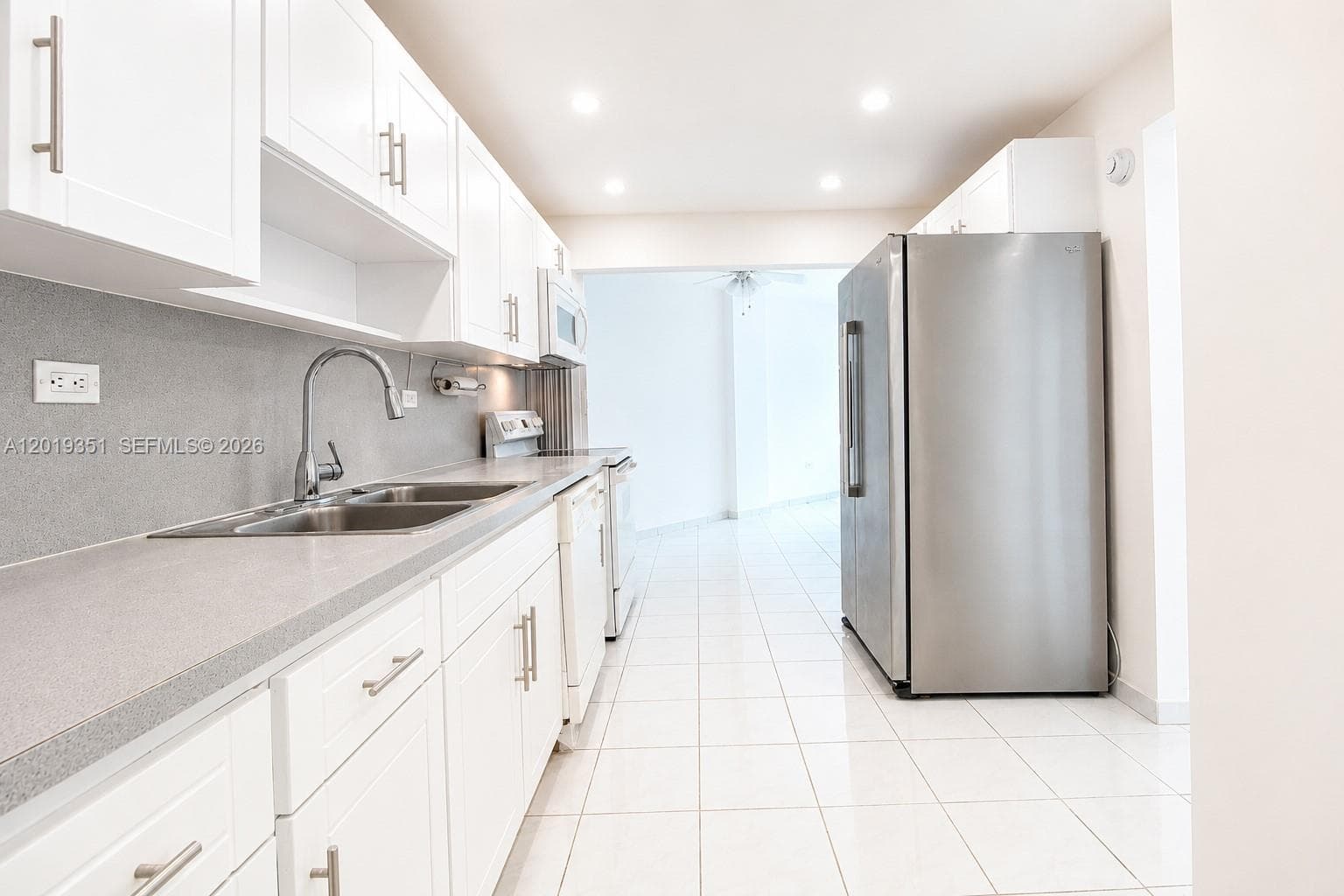 7135 Collins Ave # 912, Miami Beach FL 33141 — 12