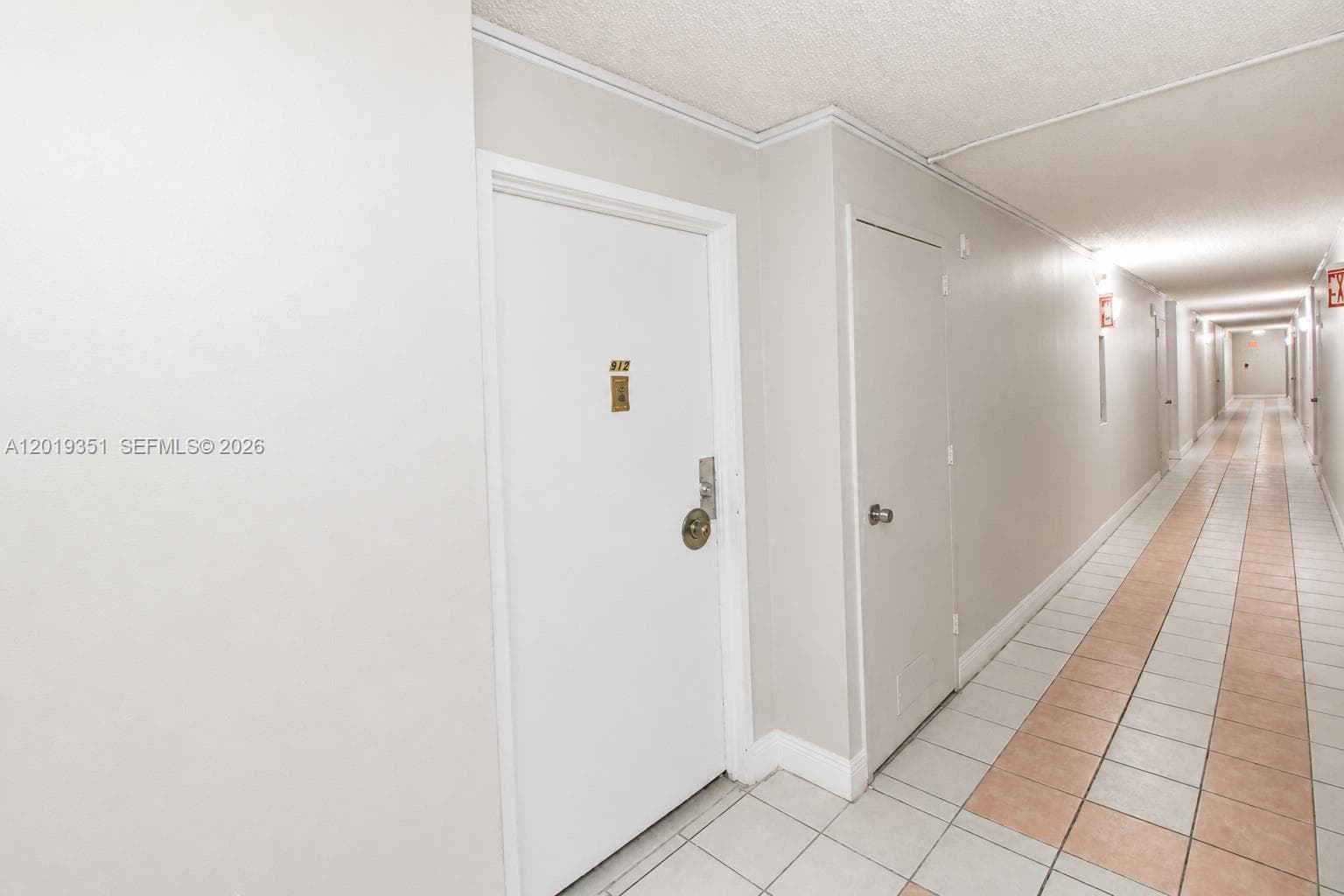 7135 Collins Ave # 912, Miami Beach FL 33141 — 7