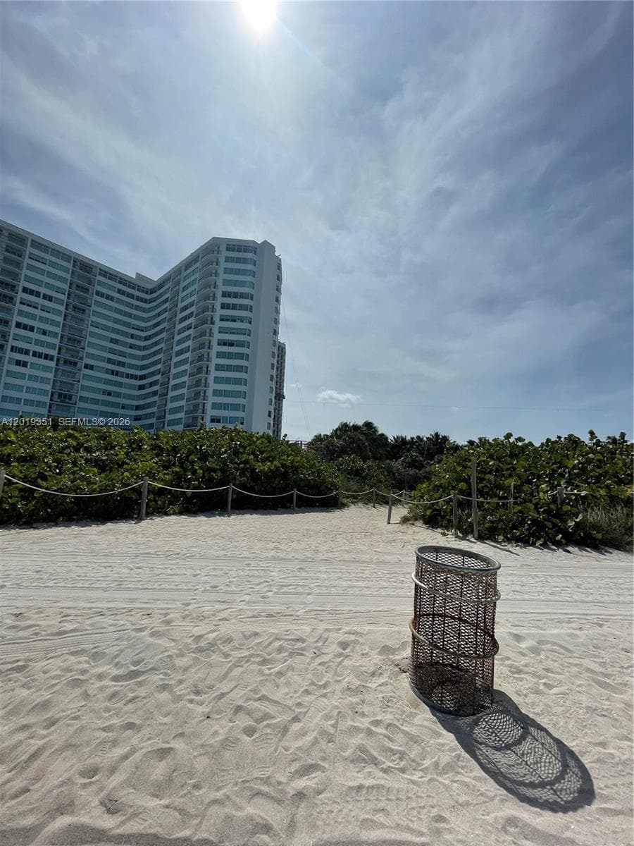 7135 Collins Ave # 912, Miami Beach FL 33141 — 36