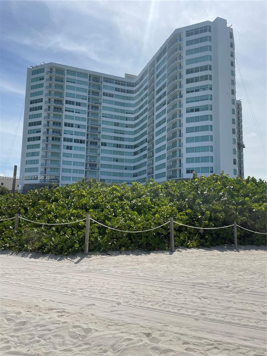 7135 Collins Ave # 912, Miami Beach FL 33141 — 29