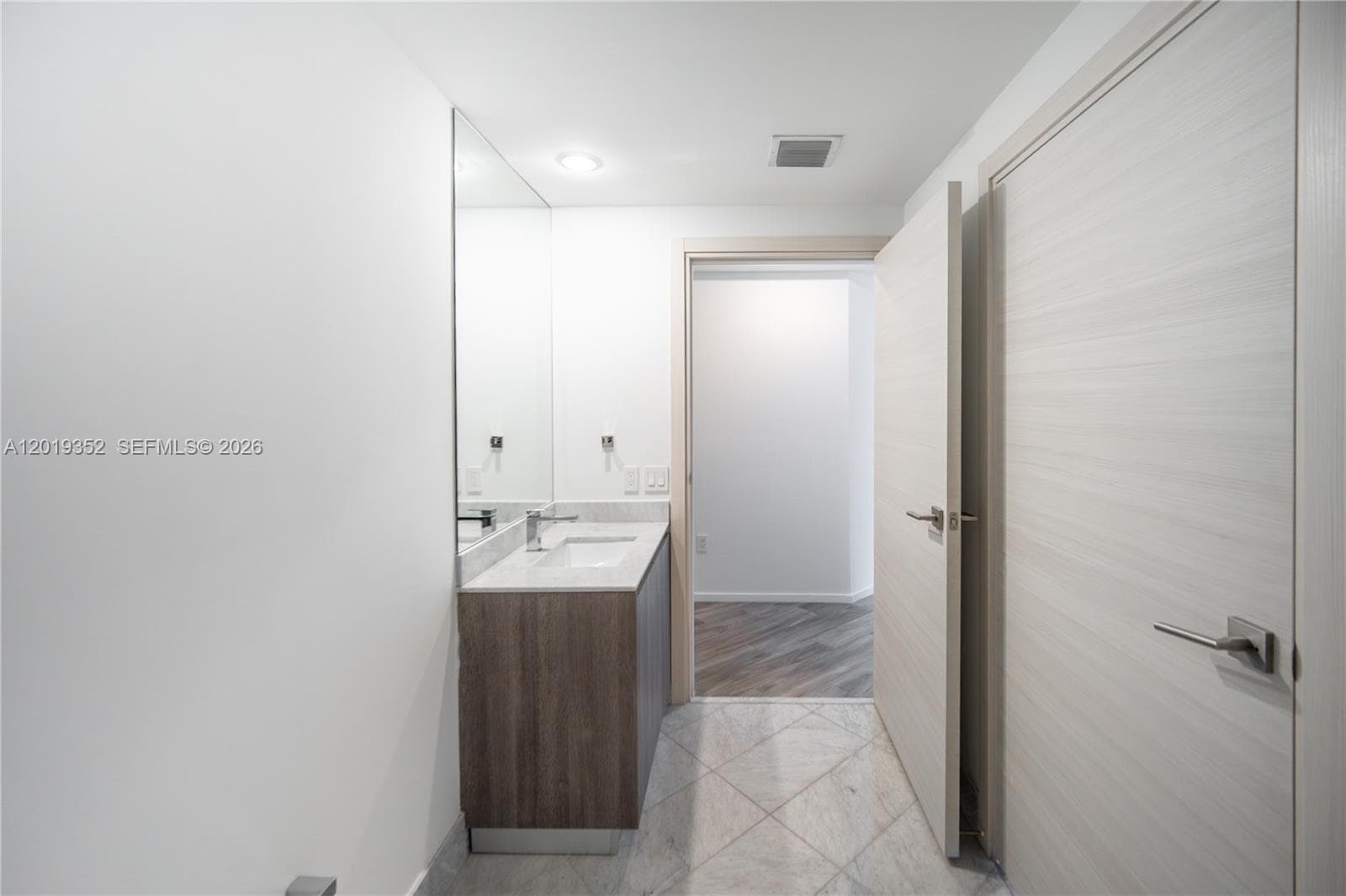 801 S Miami Ave # 3905, Miami FL 33130 — 22