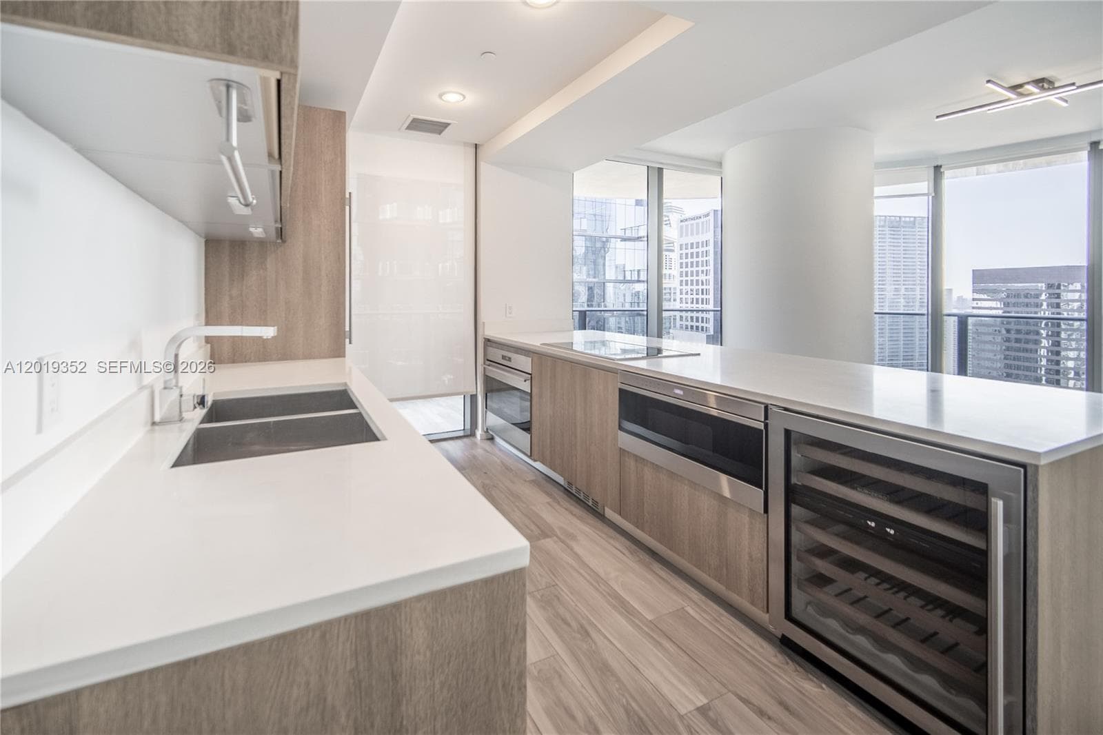801 S Miami Ave # 3905, Miami FL 33130 — 10