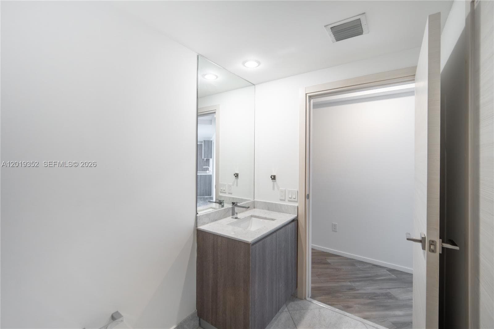 801 S Miami Ave # 3905, Miami FL 33130 — 21