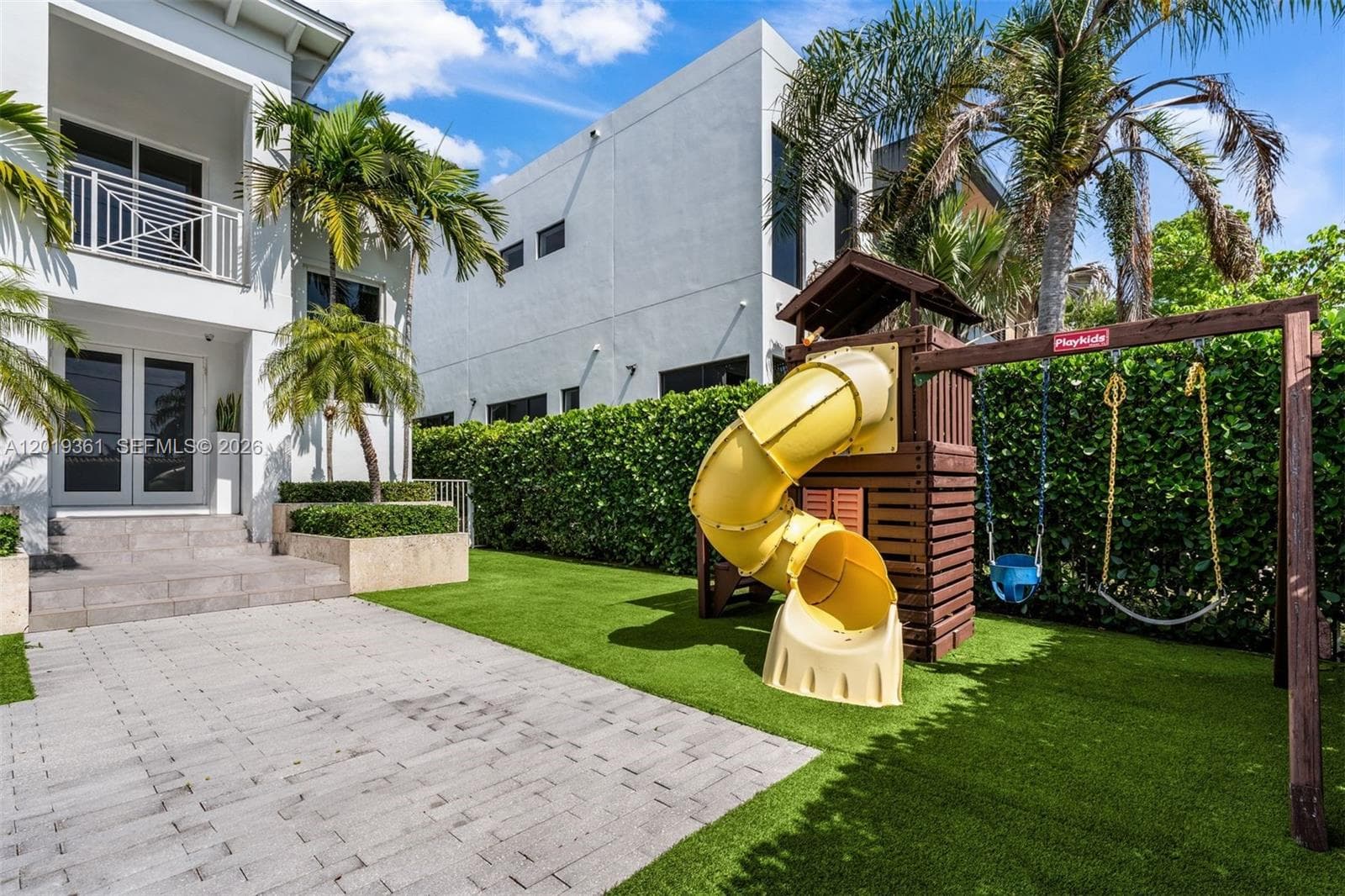 13040 N Bayshore Dr, North Miami FL 33181 — 60