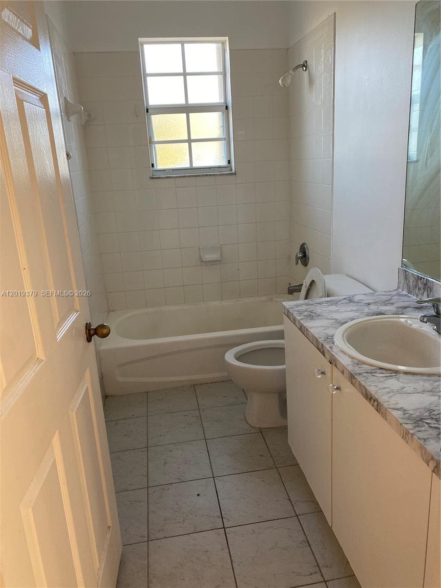 3355 NE 13 Cir Dr. # 28, Homestead FL 33033 — 5