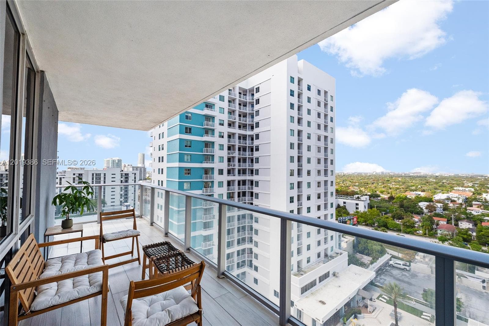 1010 SW 2nd Ave # 1709, Miami FL 33130 — 23