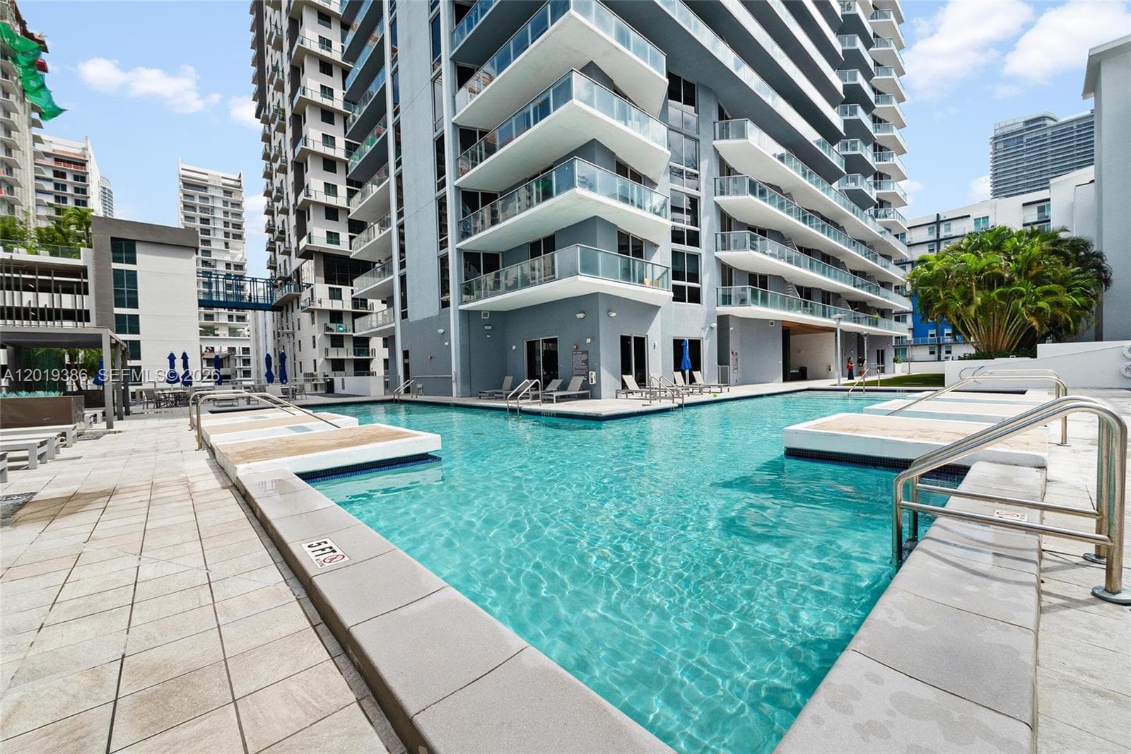1010 SW 2nd Ave # 1709, Miami FL 33130 — 24